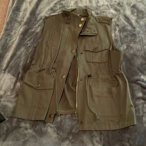 Army green cargo vest